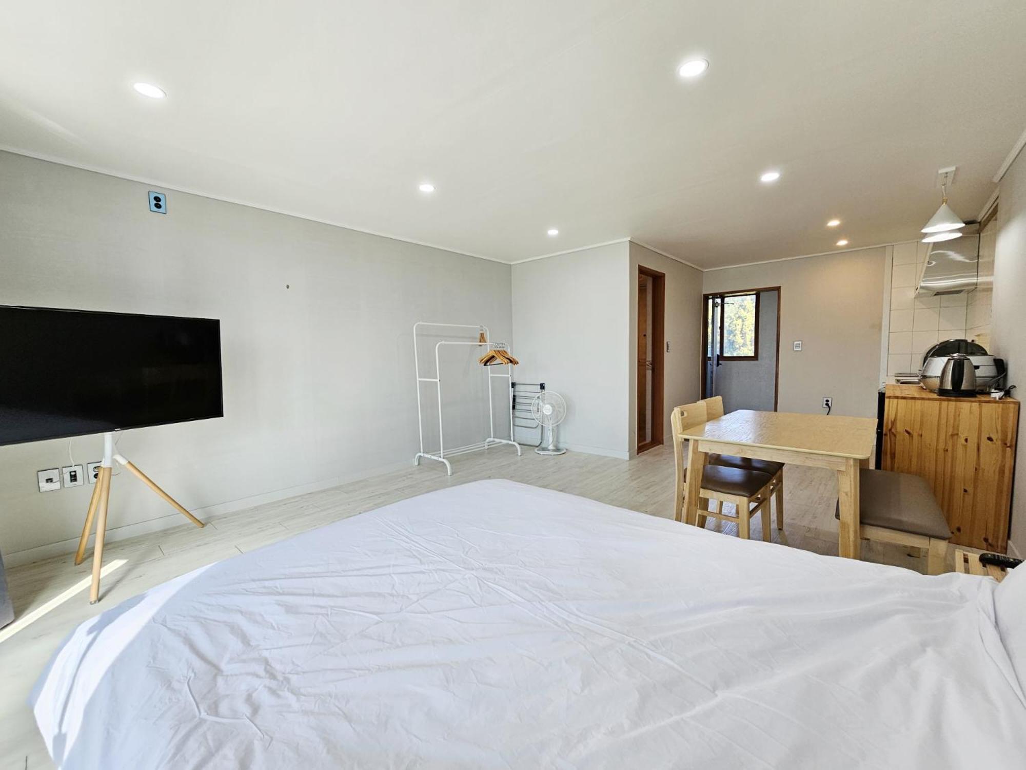Greenside Pension Seogwipo Ngoại thất bức ảnh
