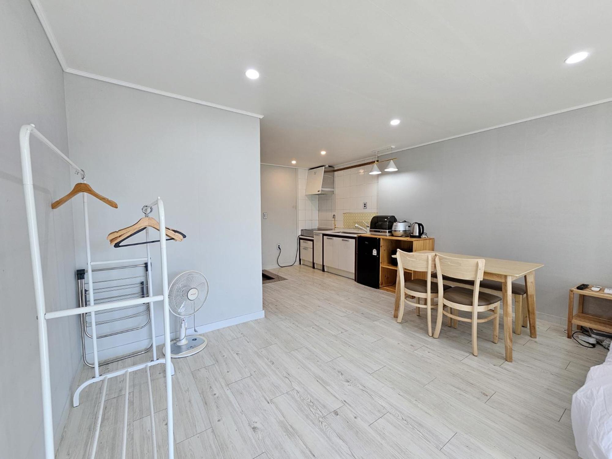 Greenside Pension Seogwipo Ngoại thất bức ảnh