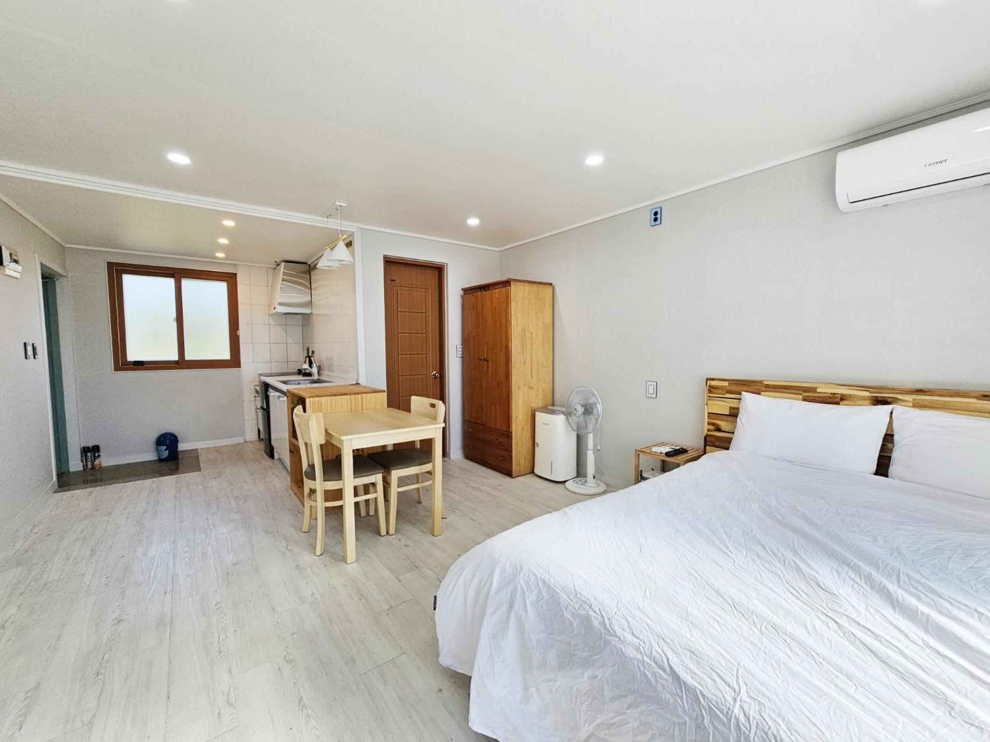Greenside Pension Seogwipo Ngoại thất bức ảnh