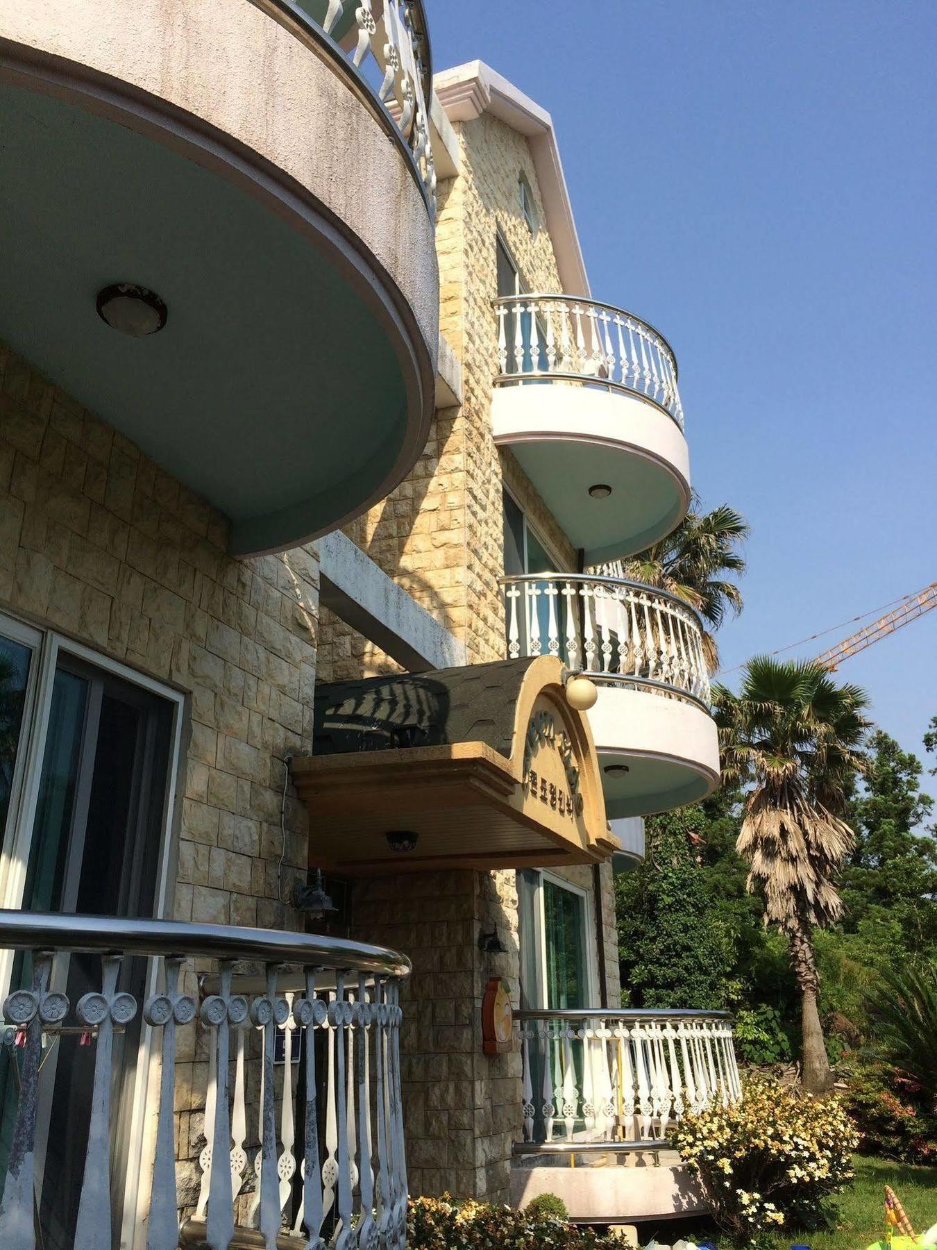 Greenside Pension Seogwipo Ngoại thất bức ảnh